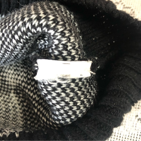 SWEATER - Women's BP. Black And White Checkerboard Cropped Sweater. Size XS - Picture 11 of 13